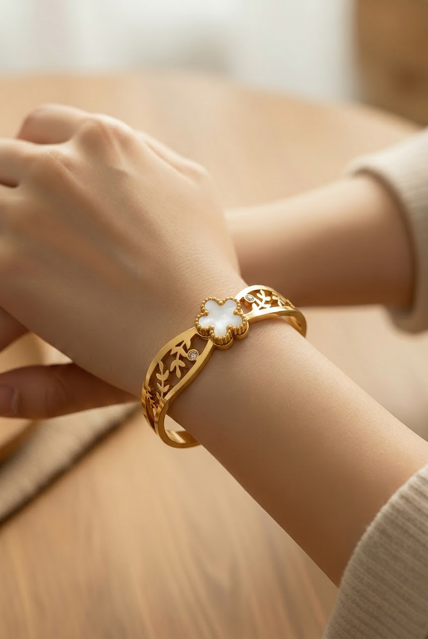 The Fleur Mother-of-Pearl Bracelet
