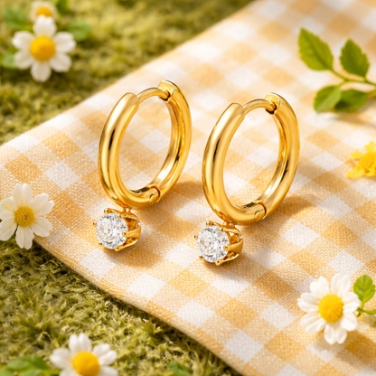 The Aria Solitaire Drop Huggies