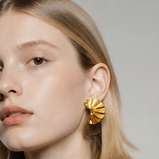 The Aurelia Pleated Studs