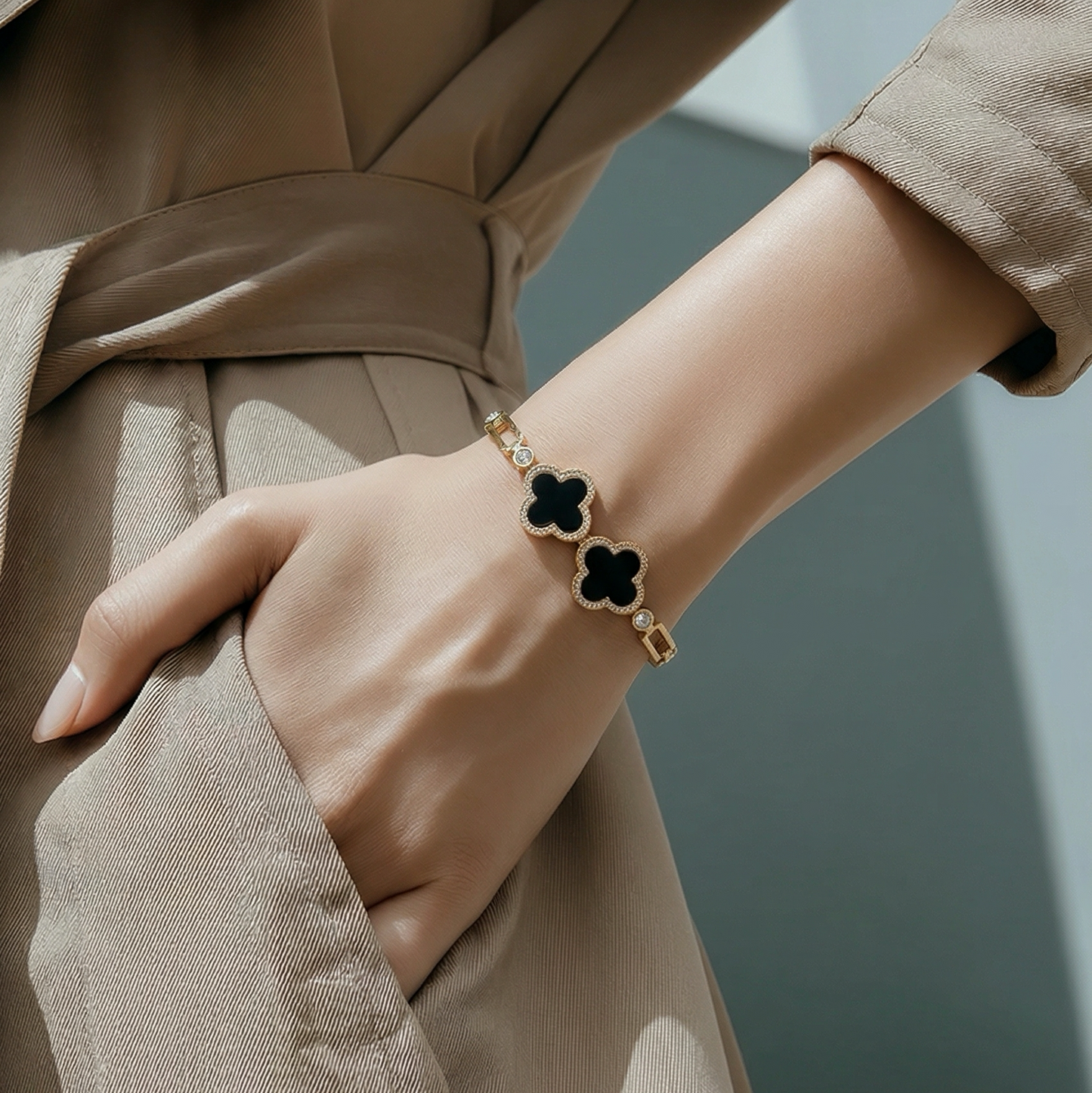 The Onyx Clover Hinged Bangle